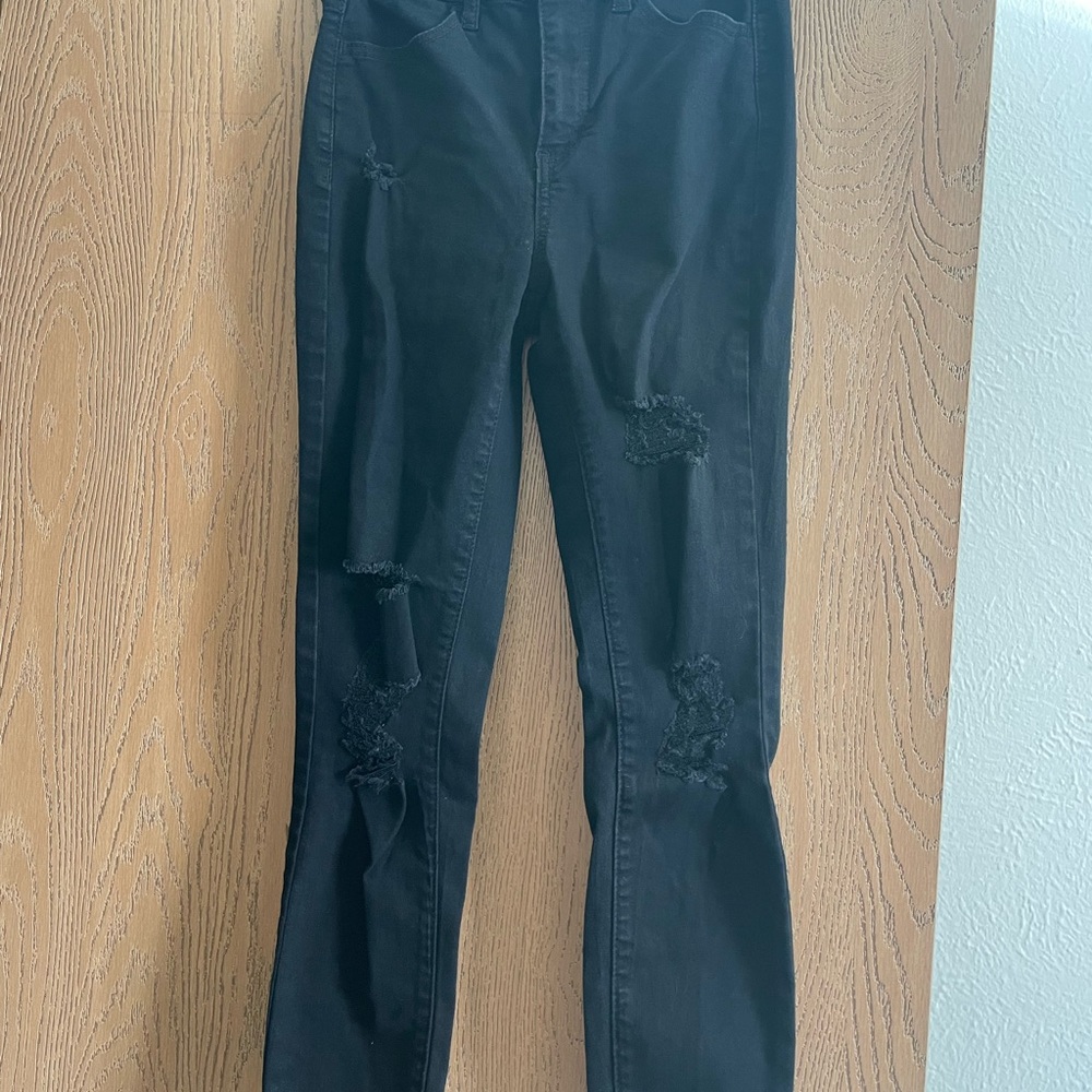SO Women's Black Distressed Skinny Jeans